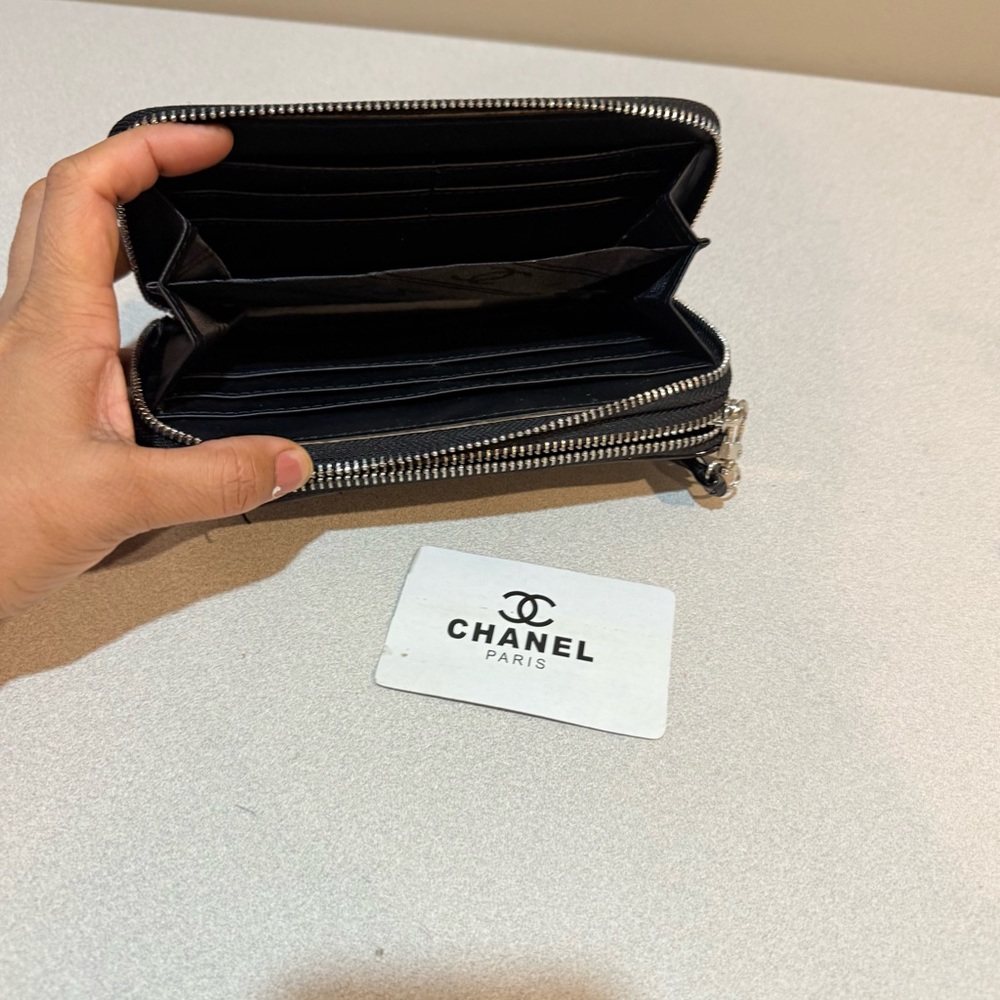 Black Patent Quilted‎ Wristlet - Picture 12 of 16